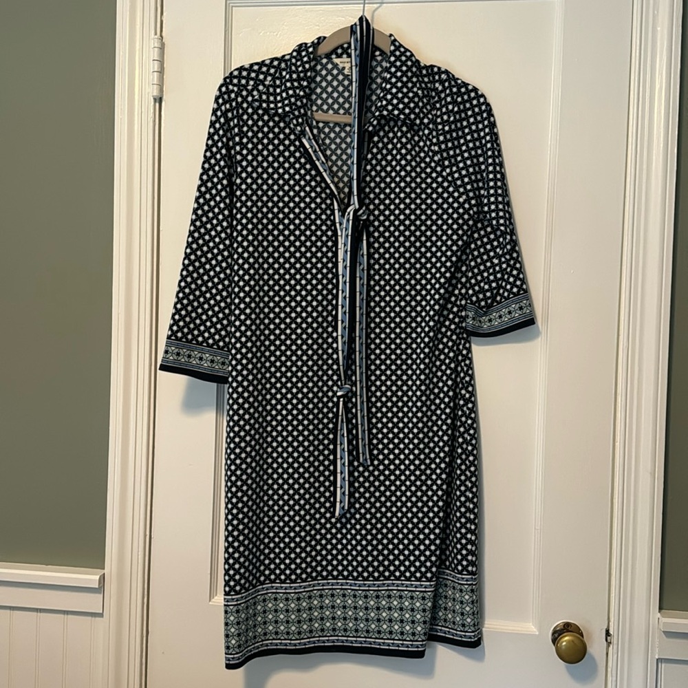 Max Studio Dress. Size M with matching belt.